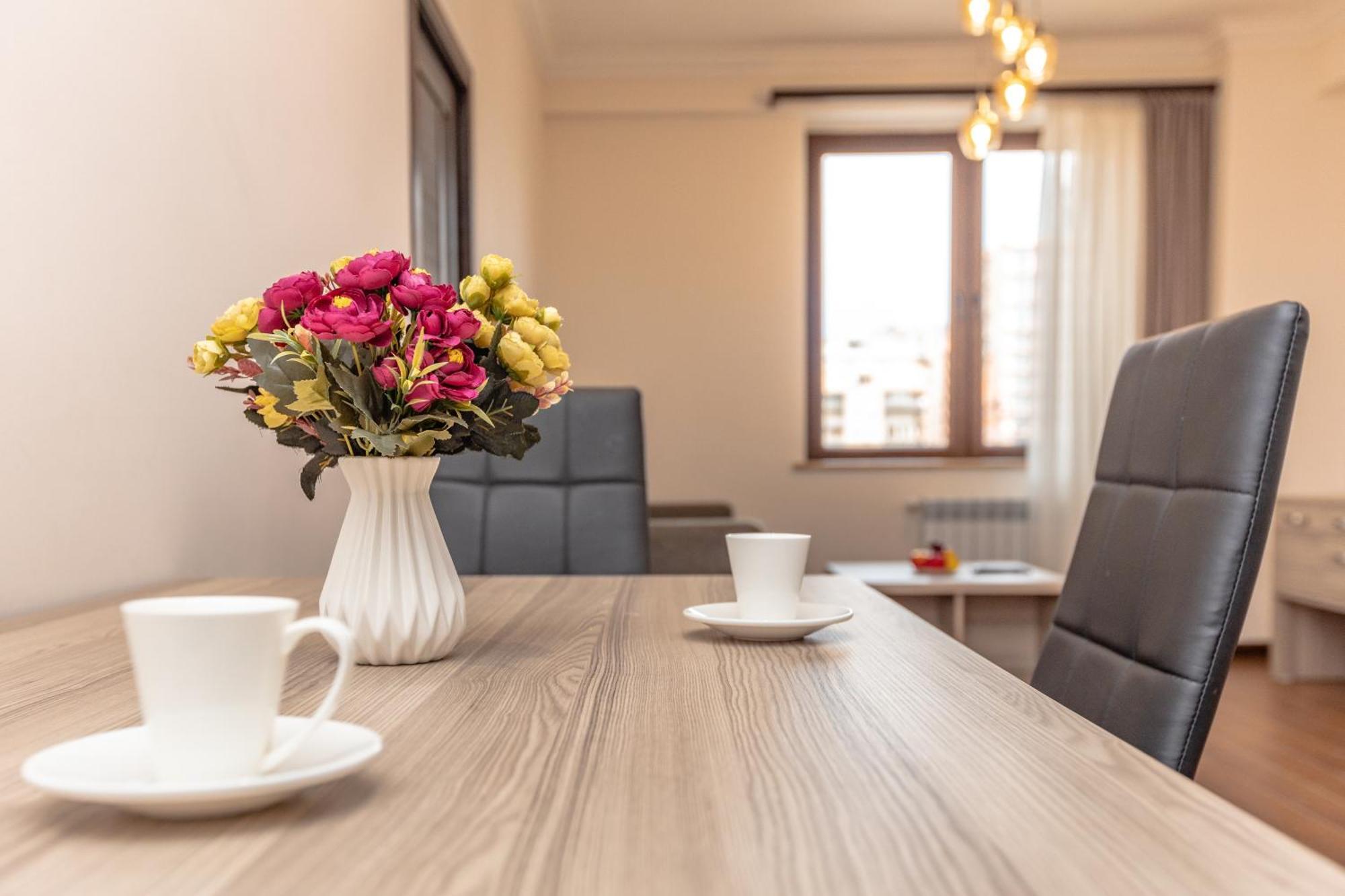 Stay Inn-Apartments On Buzand 17 Yerevan Ngoại thất bức ảnh